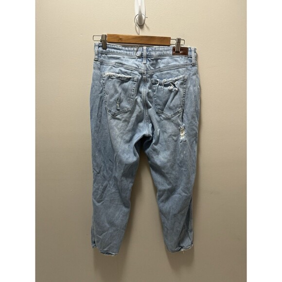 Hollister Curvy High Rise Mom Jean Distressed Size 9R 29‎ X 27 Light Wash - Picture 6 of 7